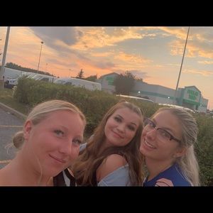 Meet your Posher, Caity